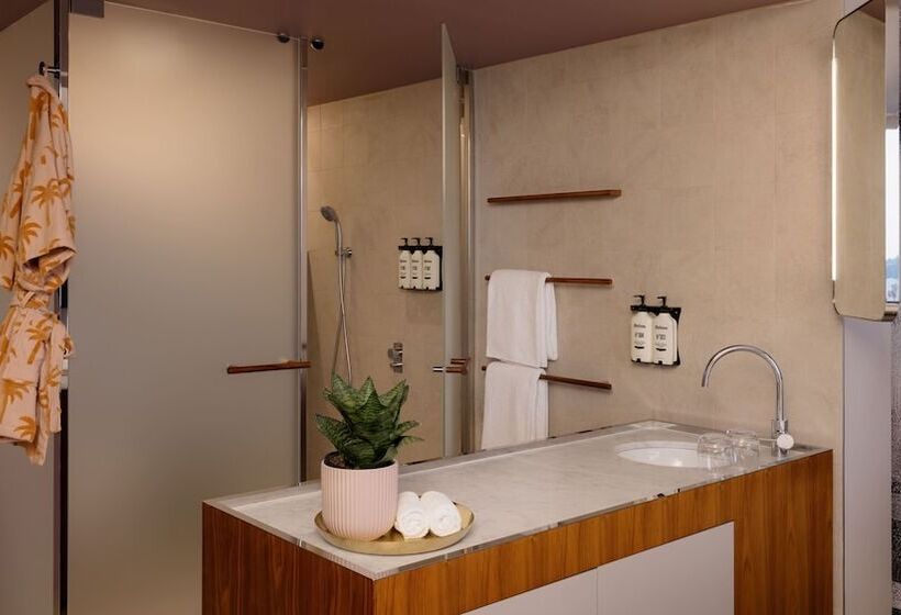 سوئیت با چشمانداز, Indigo Sydney Potts Point, An Ihg