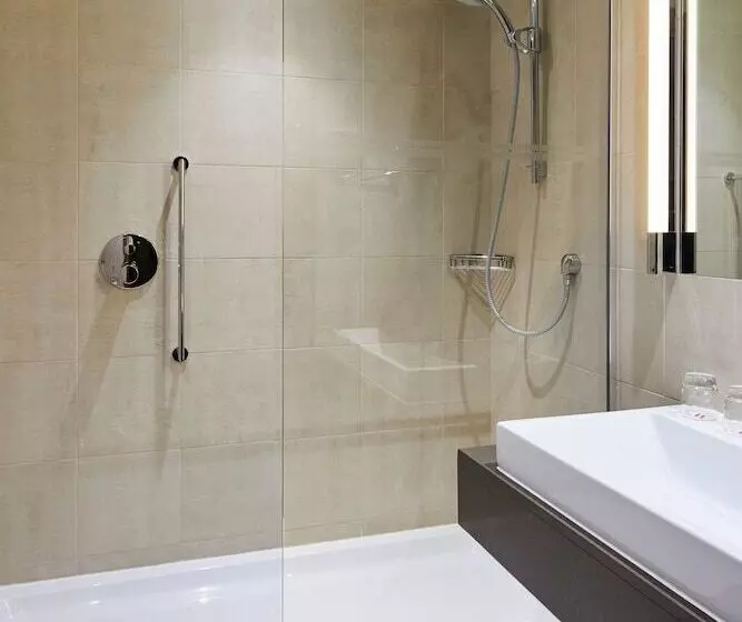 Standard-huone 2 Parivuodetta, Lingfield Park Marriott Hotel & Country Club