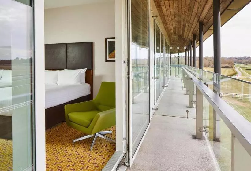 Standard-huone King-vuode, Lingfield Park Marriott Hotel & Country Club