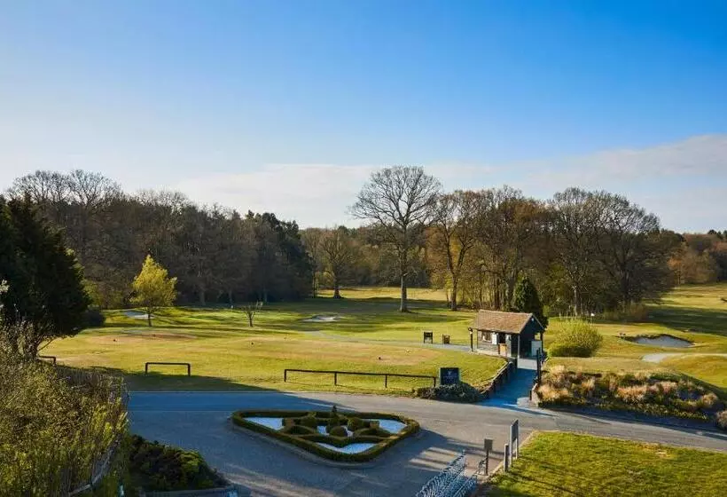 Superior-huone King-vuode, Lingfield Park Marriott Hotel & Country Club