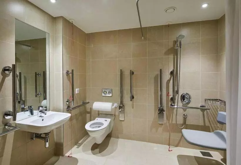 Standard-invahuone, Lingfield Park Marriott Hotel & Country Club