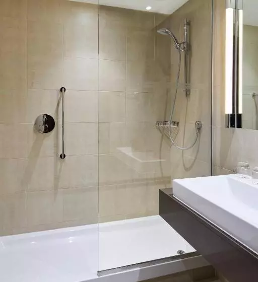 Superior-huone, Lingfield Park Marriott Hotel & Country Club