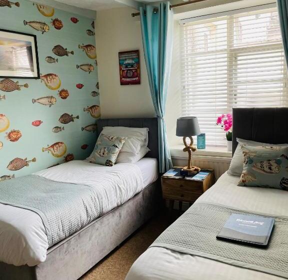 Номер Стандарт, Molesworth Arms