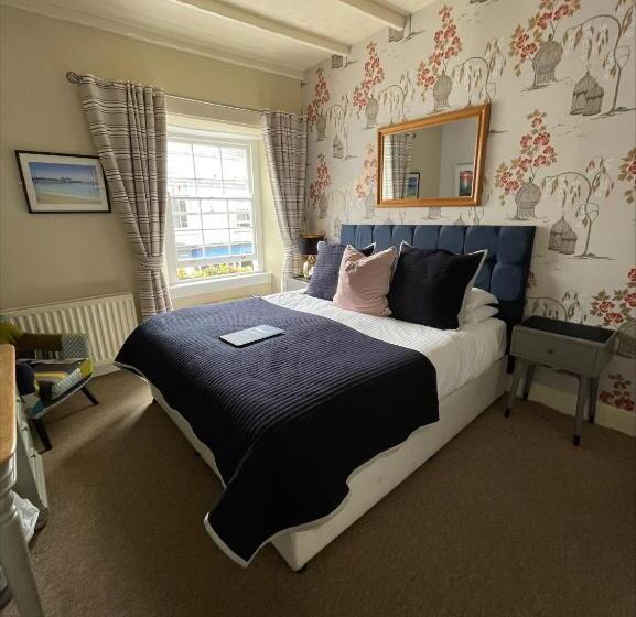 Номер Стандарт, Molesworth Arms