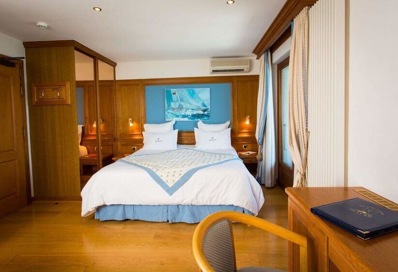 חדר קלאסי, Restaurant Du Port