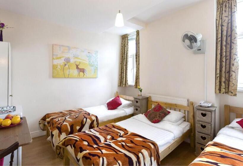 スタンダードトリプルルーム, City London