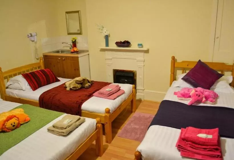 اتاق استاندارد چهار تخته, City London