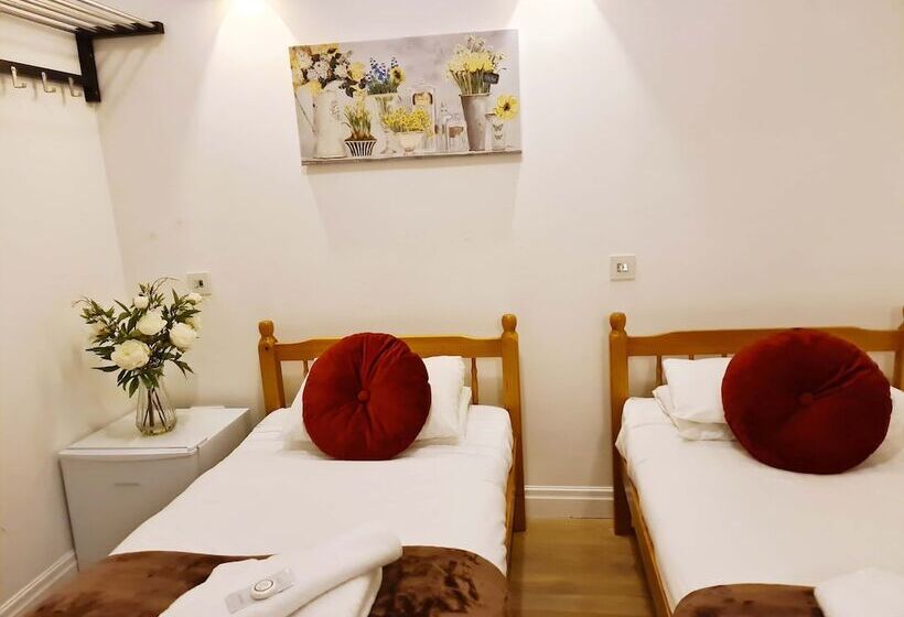 デラックスルーム, City London