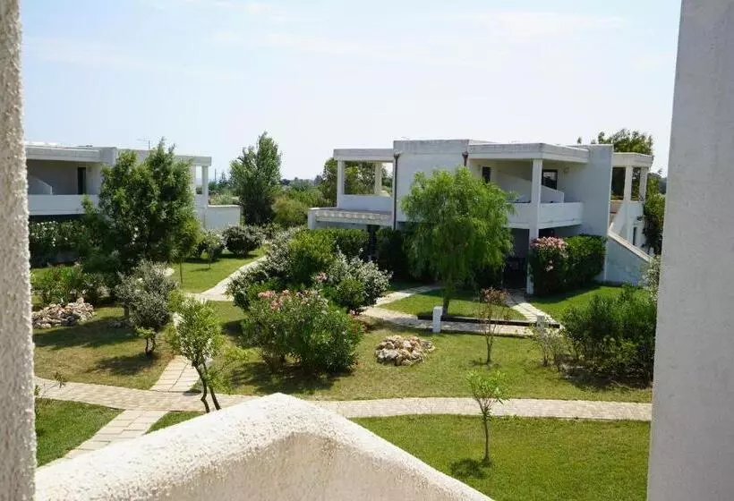 اتاق استاندارد سه نفره, Torre Guaceto Greenblu Resort