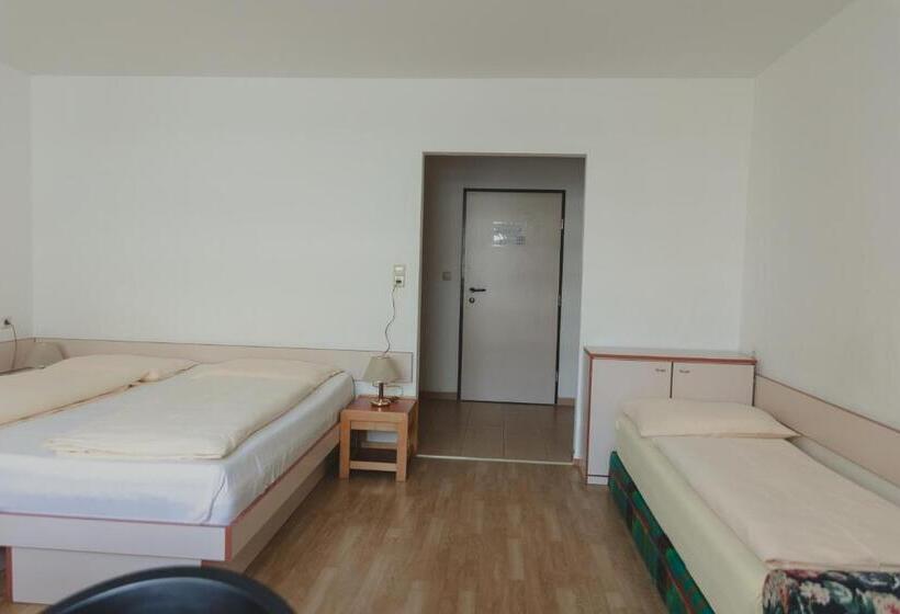 标准三人间, Sommerhotel Karwendel