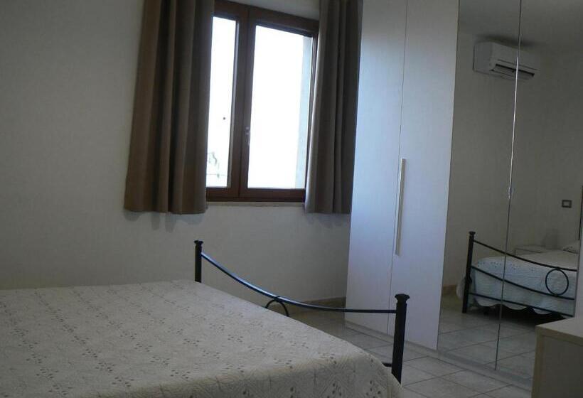 شقة غرفة واحدة مطلة على البحر, Il Piccolo Carro Apartments