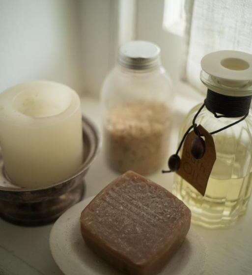 디럭스 스위트, The Whitehouse