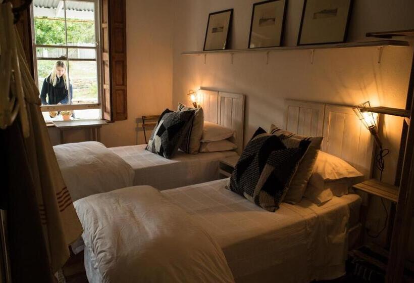 스탠다드 테라스 룸, The Whitehouse