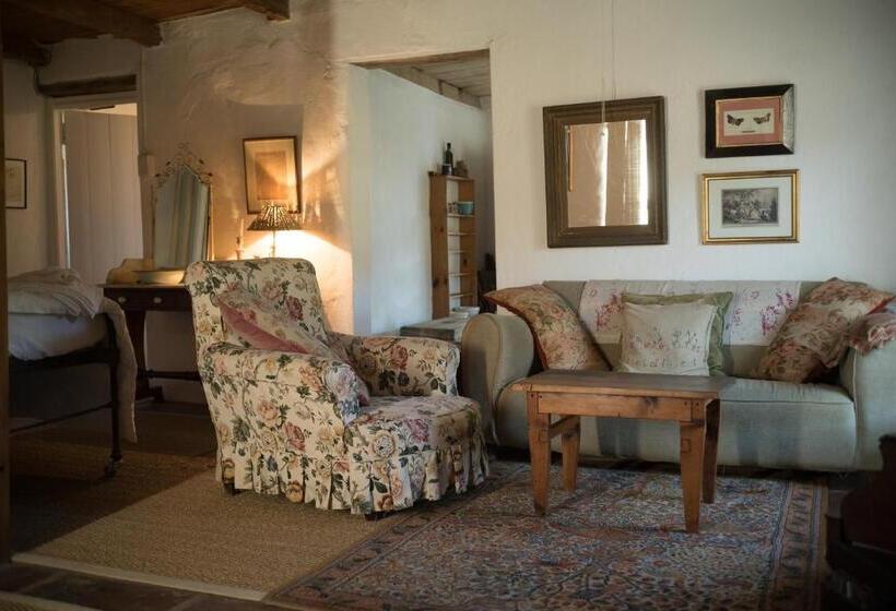 디럭스 스위트, The Whitehouse