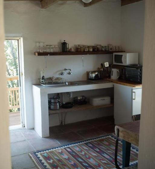 디럭스 스위트, The Whitehouse