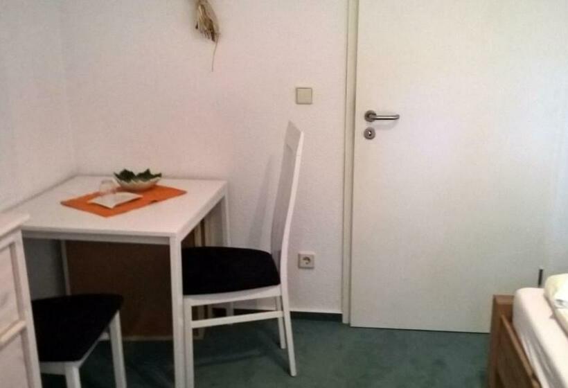 Номер Стандарт Индивидуальный, Pension Schloßwache Zerbst