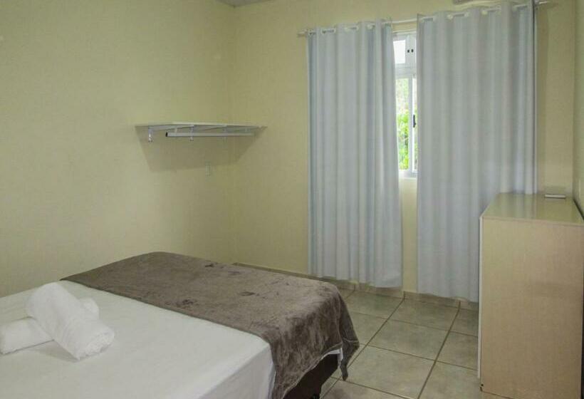 آپارتمان 2 خوابه, Hospedagem Do Peduca