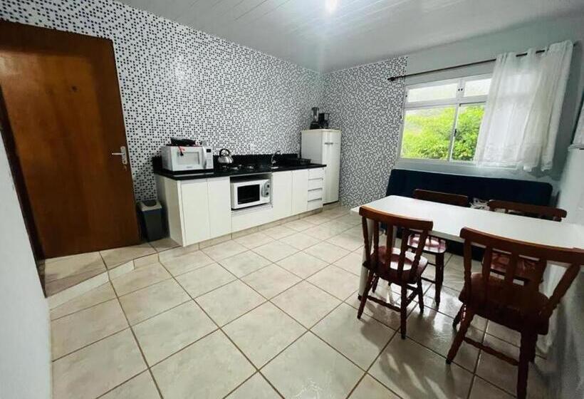 آپارتمان 2 خوابه, Hospedagem Do Peduca