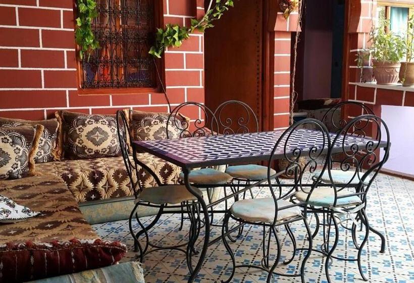 اتاق استاندارد یک نفره, Kasabah Senhaji