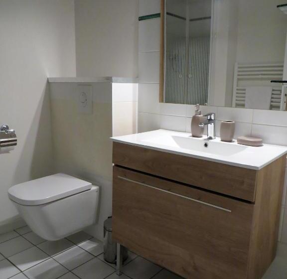 패밀리 스위트, L Auberge De Montpezat