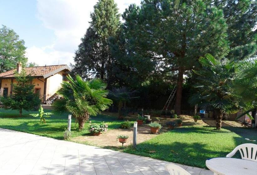Семейный Номер Вид на Сад, Antica Cascina B&b
