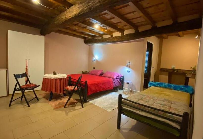 غرفة عائلية مطلّة علي الحديقة, Antica Cascina B&b