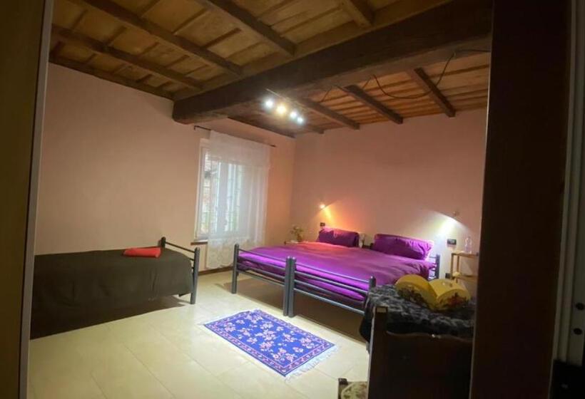 غرفة عائلية مطلّة علي الحديقة, Antica Cascina B&b