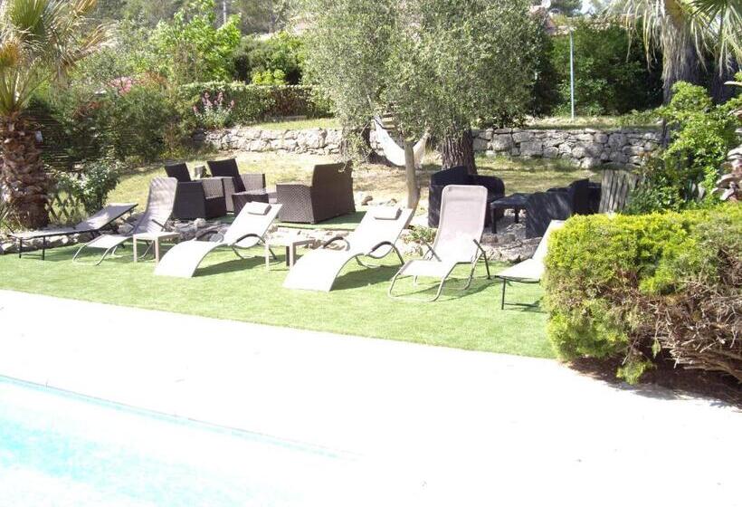 标准间带露台, Bastide De L Ovalie