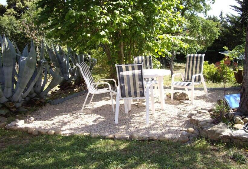 标准间带露台, Bastide De L Ovalie