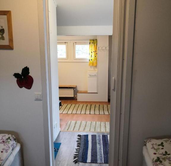 Номер Стандарт Трехместный, Hostel Mansikka