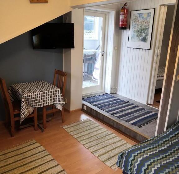 Номер Стандарт Трехместный, Hostel Mansikka