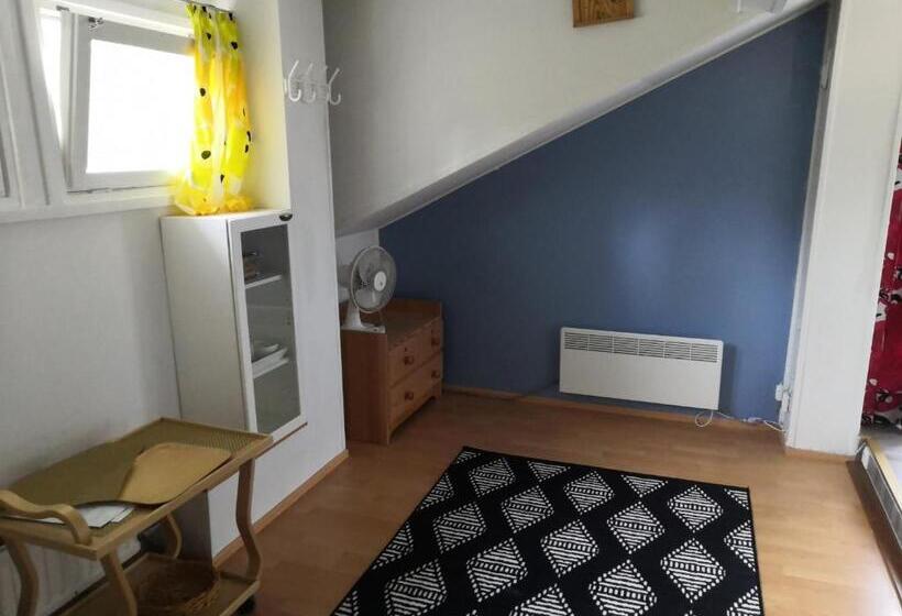 Номер Стандарт Трехместный, Hostel Mansikka