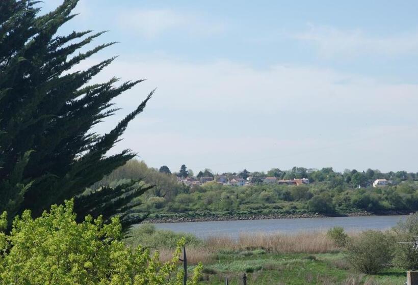 جناح سوبيريور, La Vigie