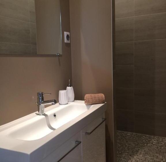 침실 1개 테라스 아파트, Wisteria