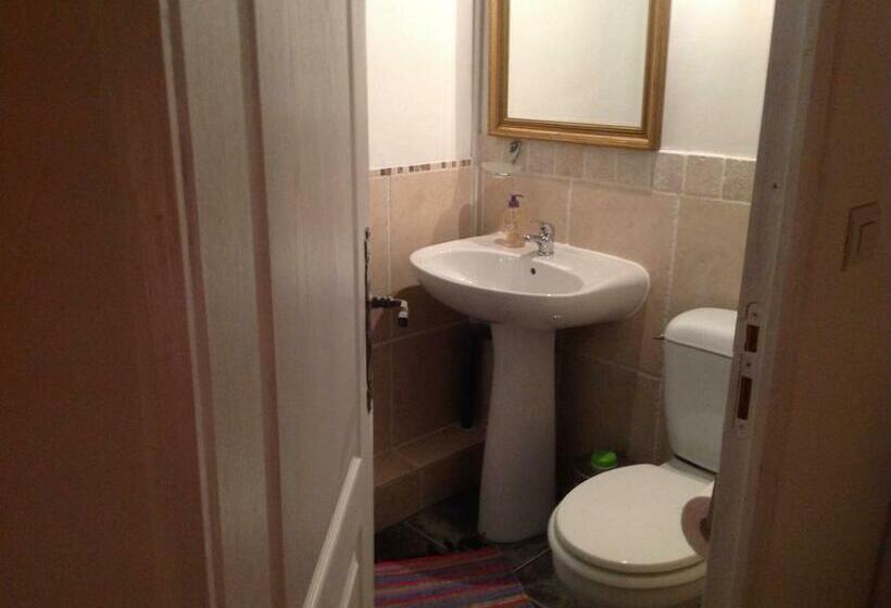 디럭스 룸, Wisteria House