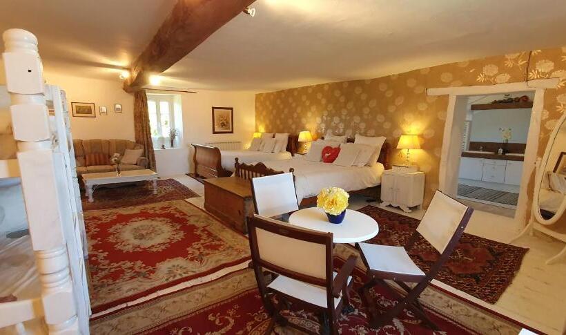 Семейный Номер Deluxe, Wisteria House