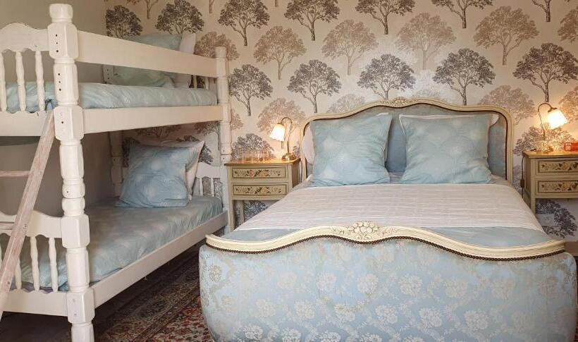 수피리어 패밀리 룸, Wisteria House