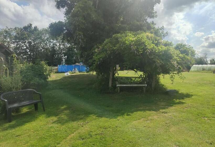 침실 1개 주택, Wisteria House