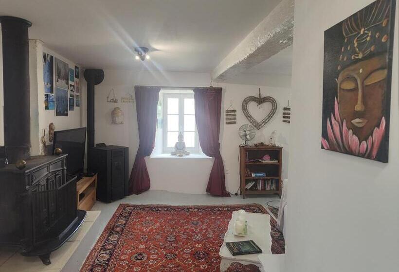 침실 1개 주택, Wisteria House