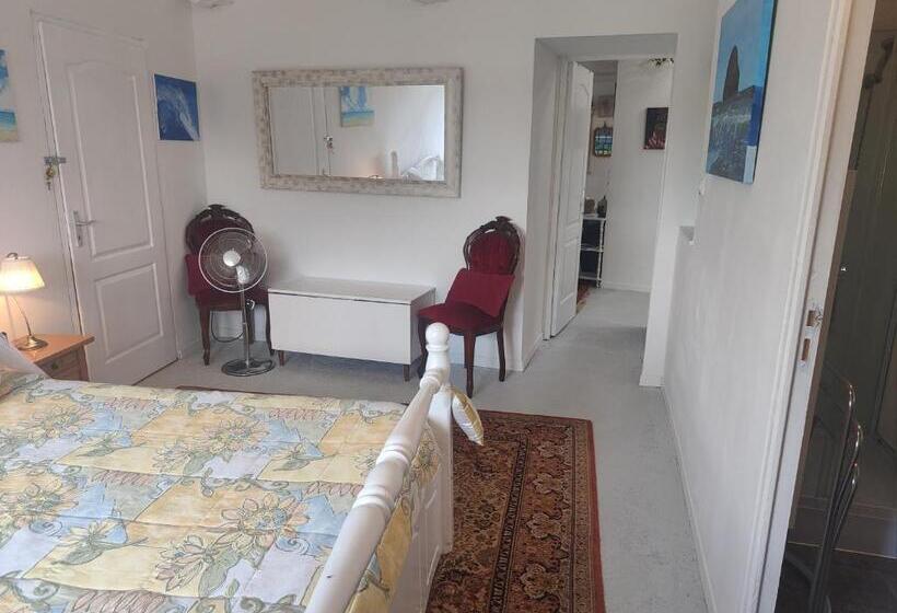 침실 1개 주택, Wisteria House