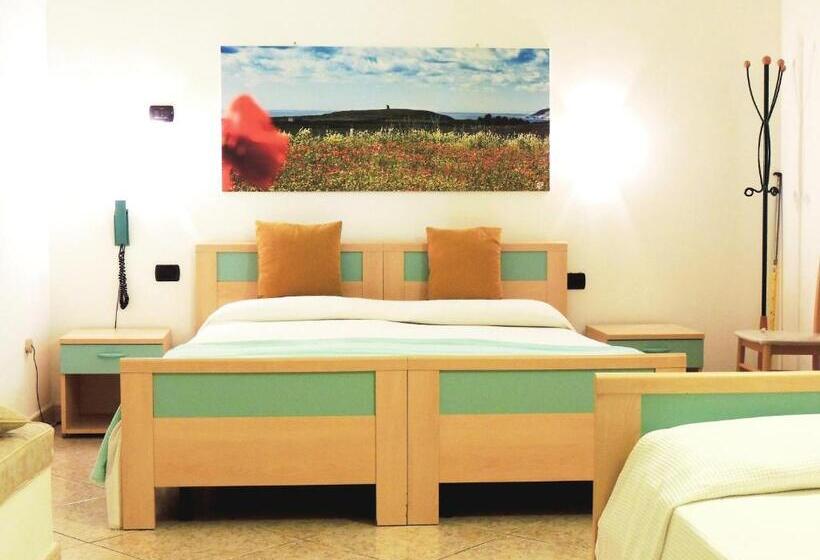 스탠다드 트리플 룸, Porto Badisco