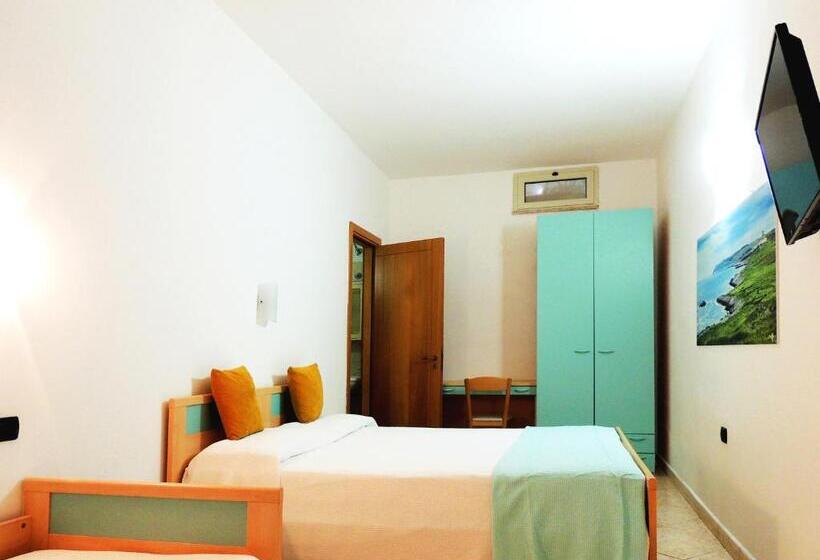 스탠다드 트리플 룸, Porto Badisco