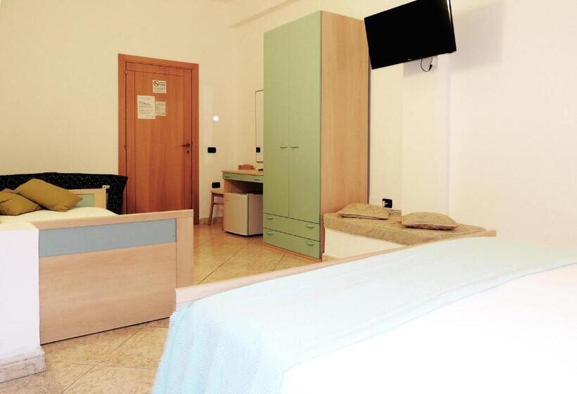 4인용 스탠다드 룸, Porto Badisco