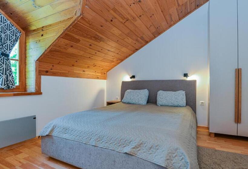 استودیوی استاندارد, Apartamentai Geliu Vila