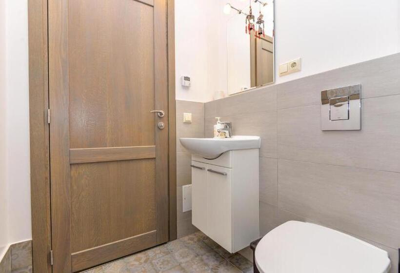 آپارتمان 1 خوابه با تراس, Apartamentai Geliu Vila