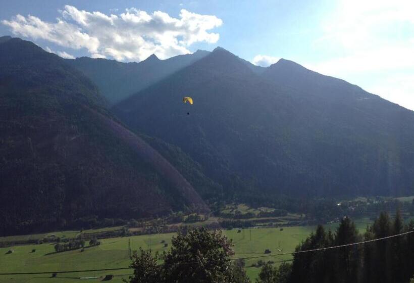 דירת שלושה חדרים, Panoramahof Holly