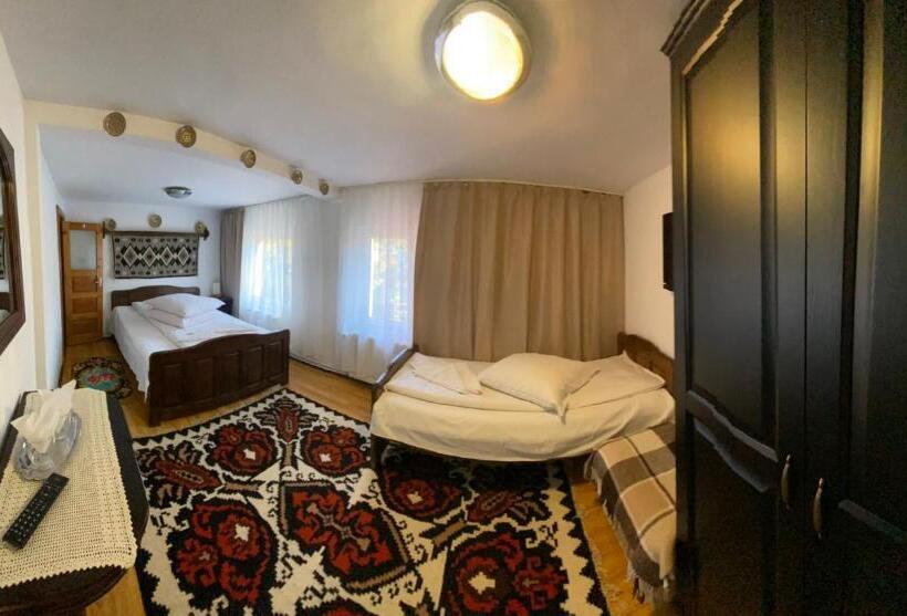 اتاق استاندارد سه نفره, Pensiunea Casa Bianca   Bucovina