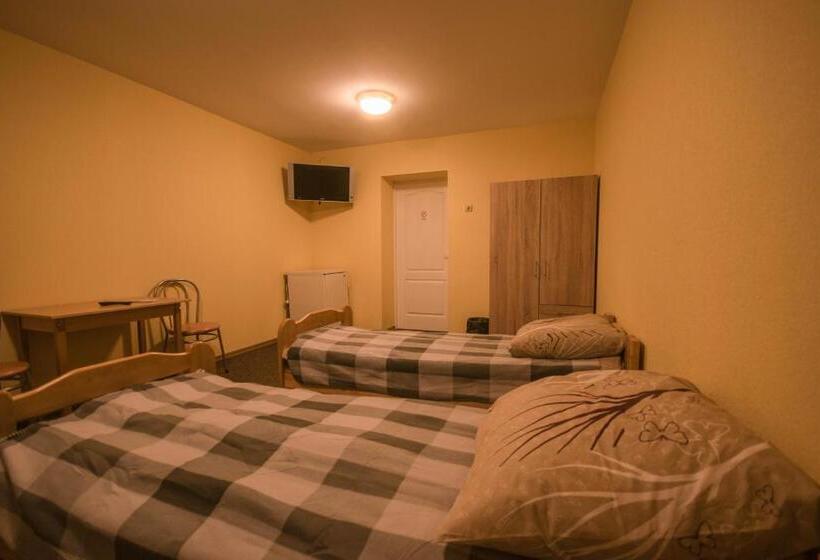 اتاق سوپریور, The Bunker Hostel