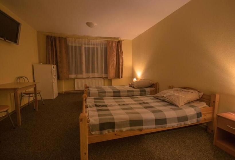 اتاق سوپریور, The Bunker Hostel