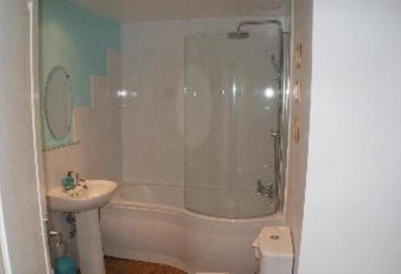 标准间, 38 Friaudour